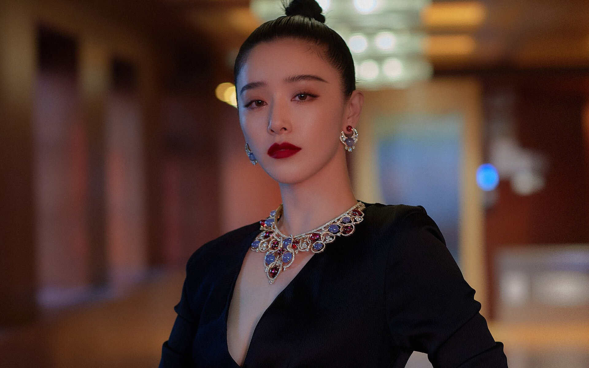 华达斯菲尔德主场战平彼得伯勒，球队近五轮不胜，阵容调整迫在眉睫