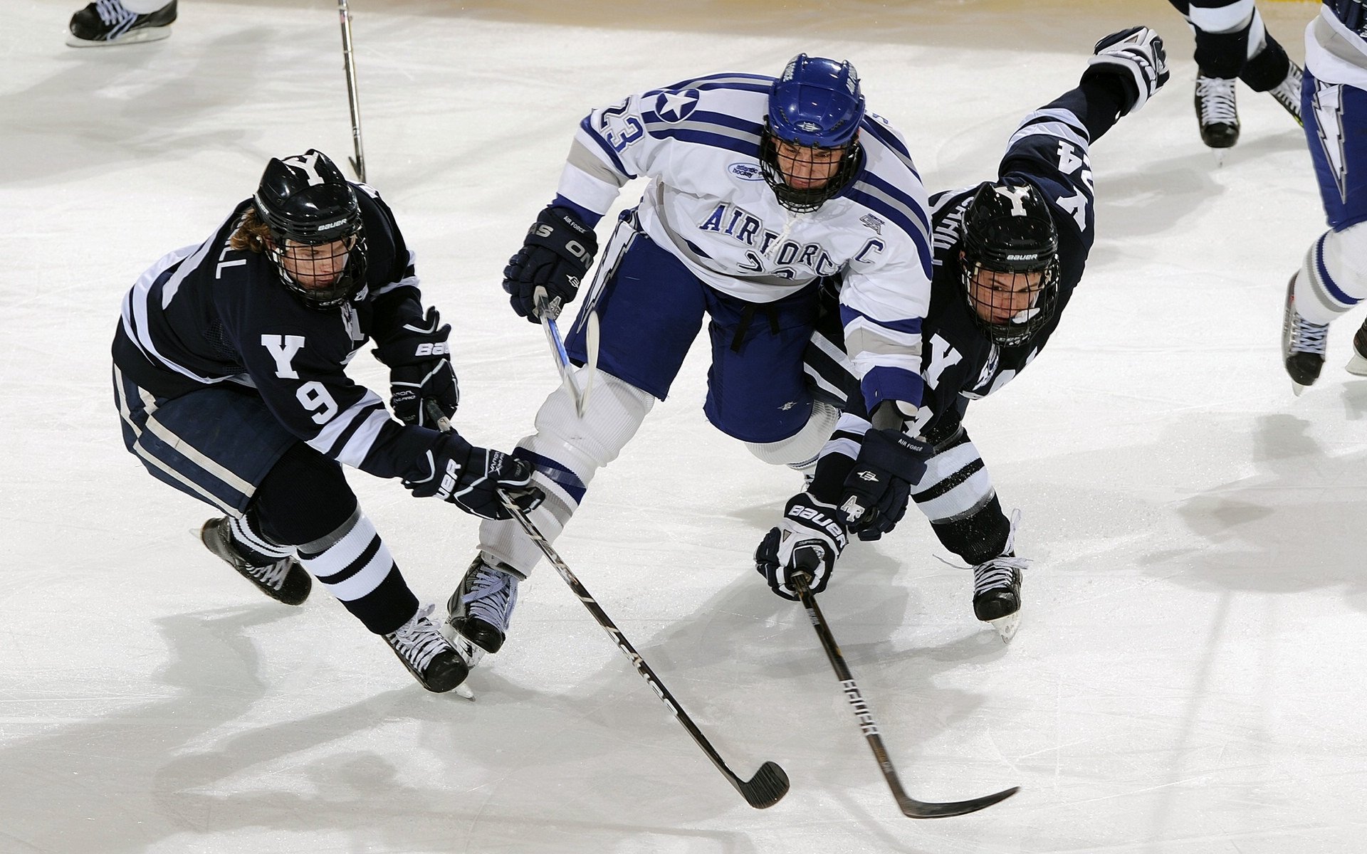 《赛事安保升级：保障比赛顺利进行》，球赛安保